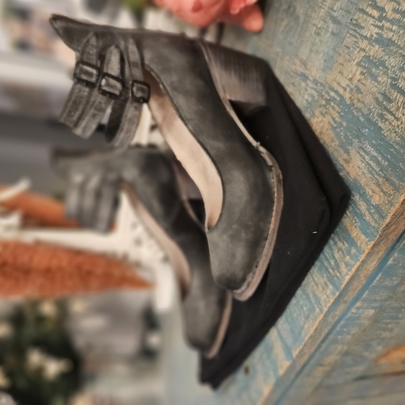 Women's Black Leather Shoes - Picture 7 of 7